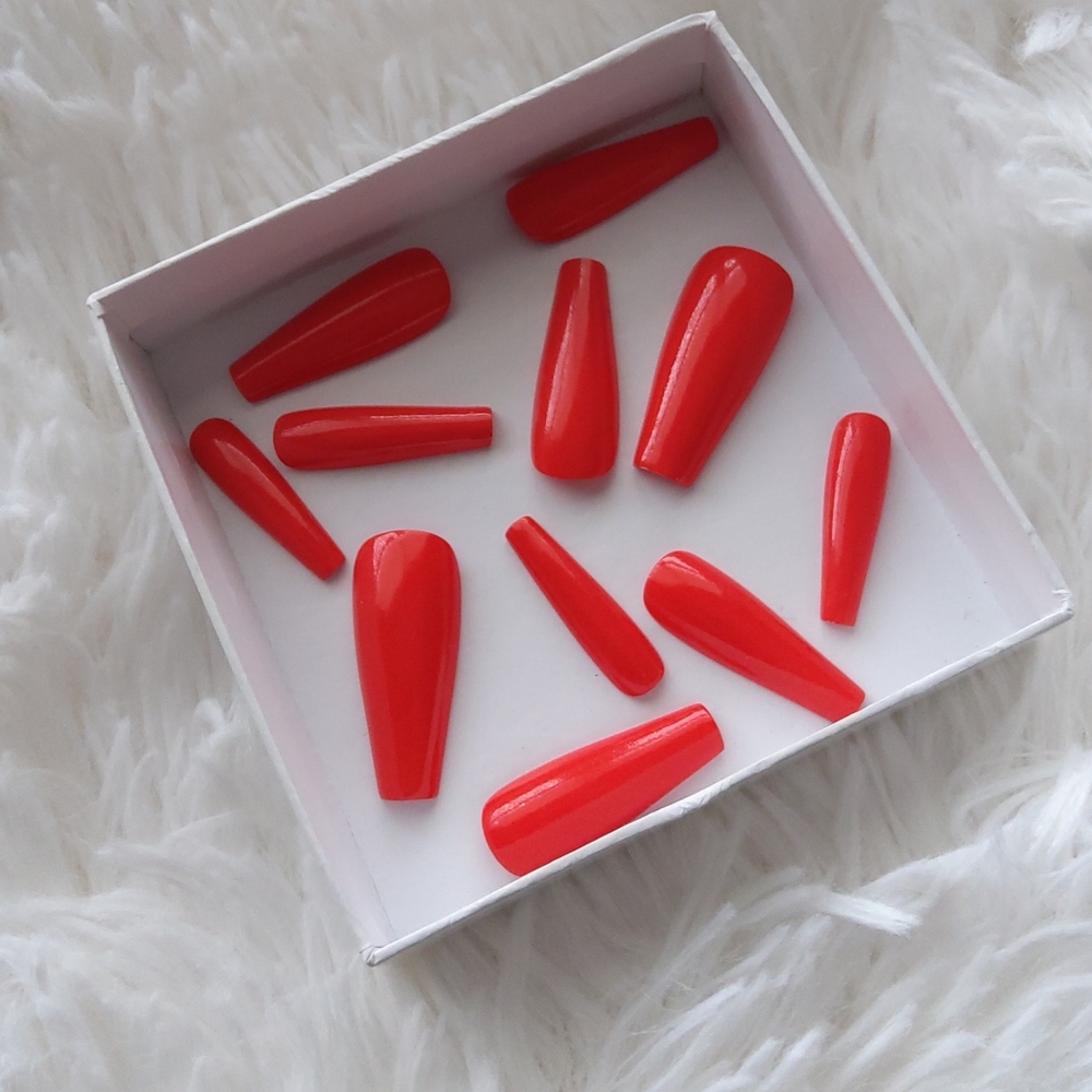 NOVA NAILS| "CHERRY GLOW" GLOW IN THE DARK COFFIN